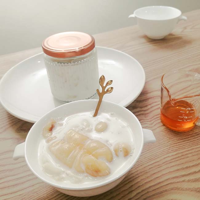 银耳百合炖黄花胶+品牌蜂蜜